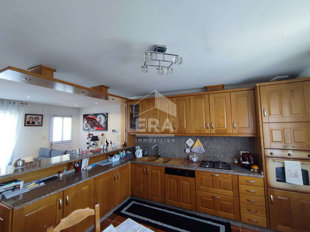 Maison à LE DESCHAUX