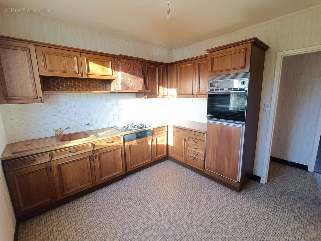 Maison à JOUET-SUR-L'AUBOIS