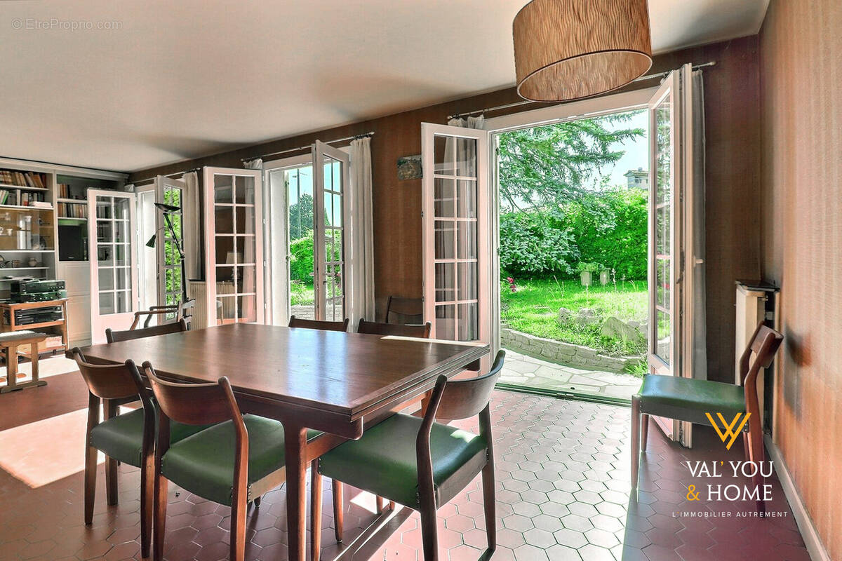 Maison à SAINT-GENIS-LAVAL