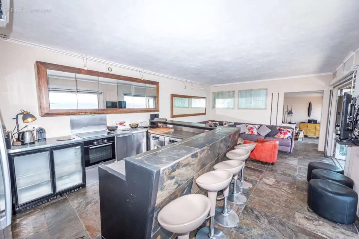 Maison à ROQUEBRUNE-SUR-ARGENS