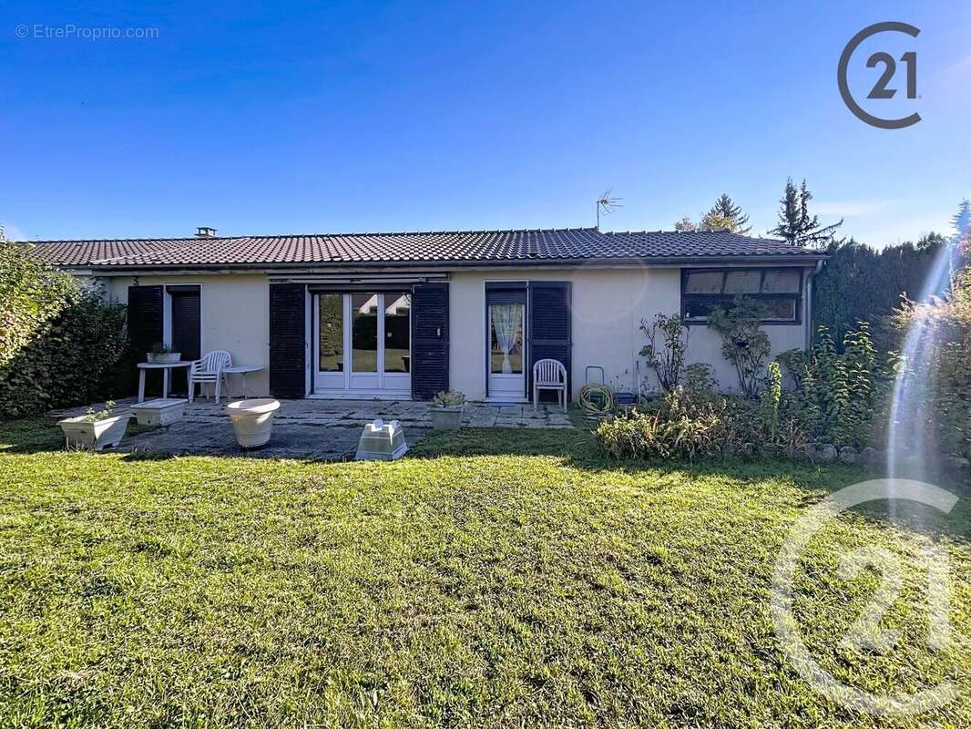 Maison à LA CHAPELLE-SAINT-LUC