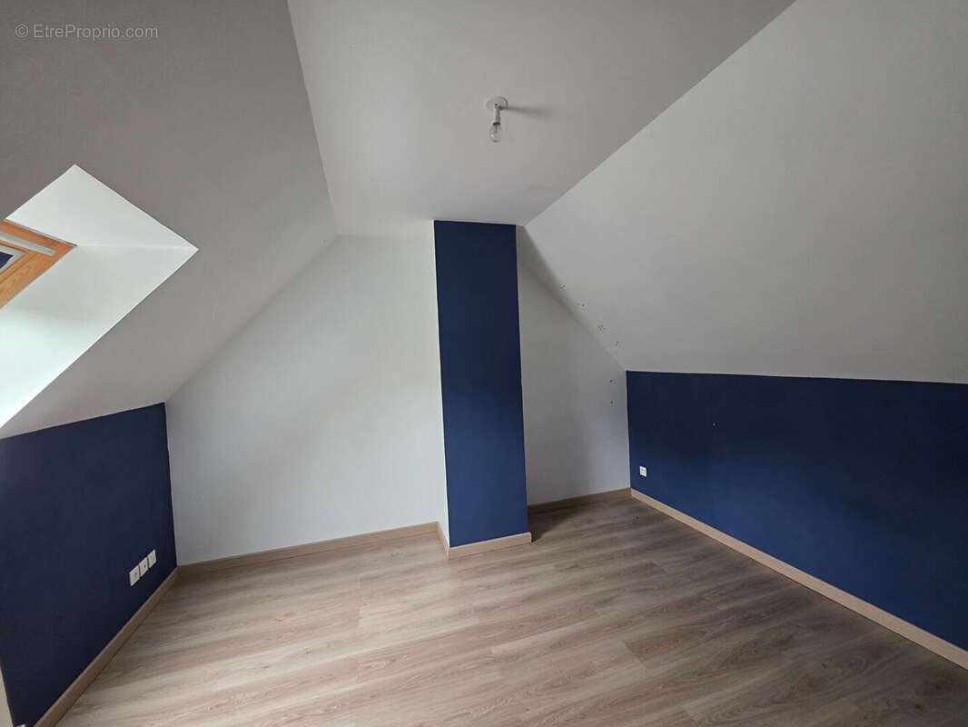 Maison à CREVECOEUR-LE-GRAND