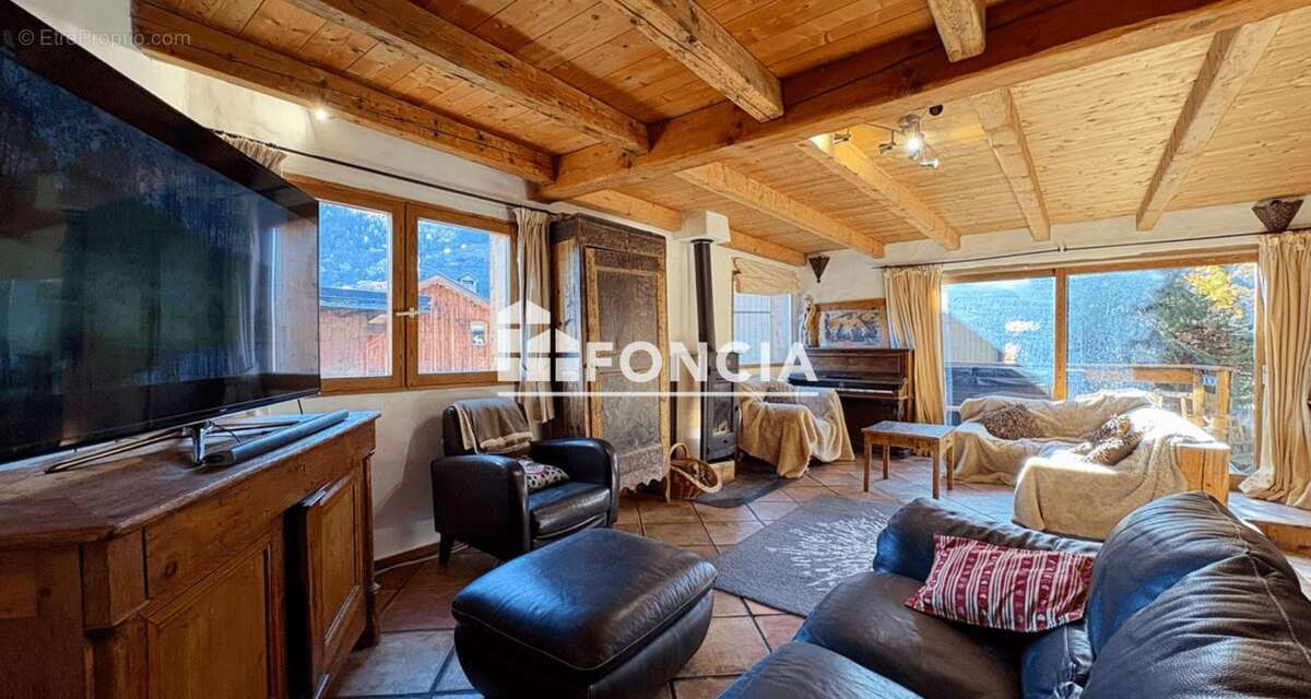 Maison à LES ALLUES