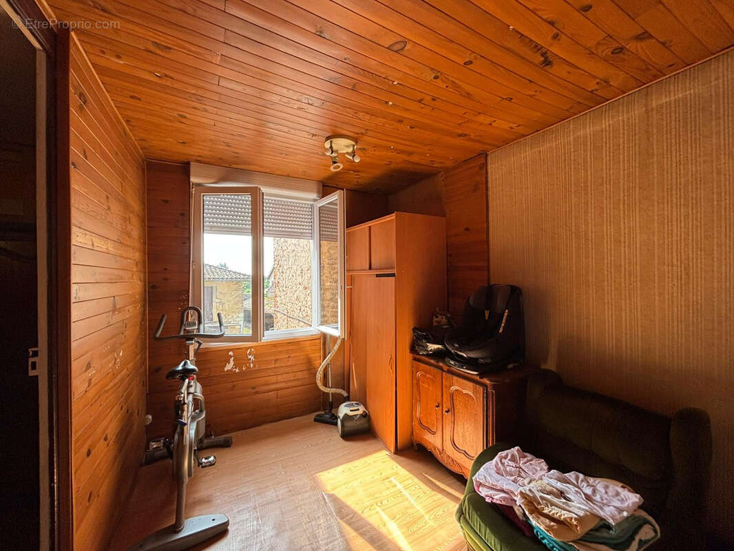 Appartement à BAGE-LE-CHATEL