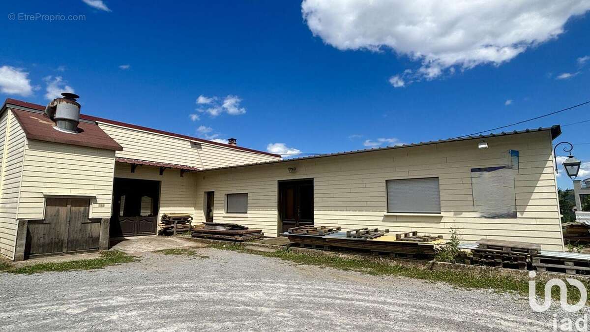 Photo 3 - Commerce à SAINT-ETIENNE-DE-FONTBELLON