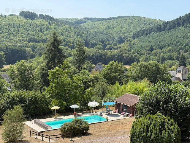 Maison à LA CELLE-EN-MORVAN