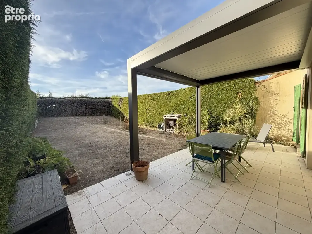 Maison t4   87,20 m2   3 chambres   jardin   garage   terrasse avec pergola bioclimatique - photo 2