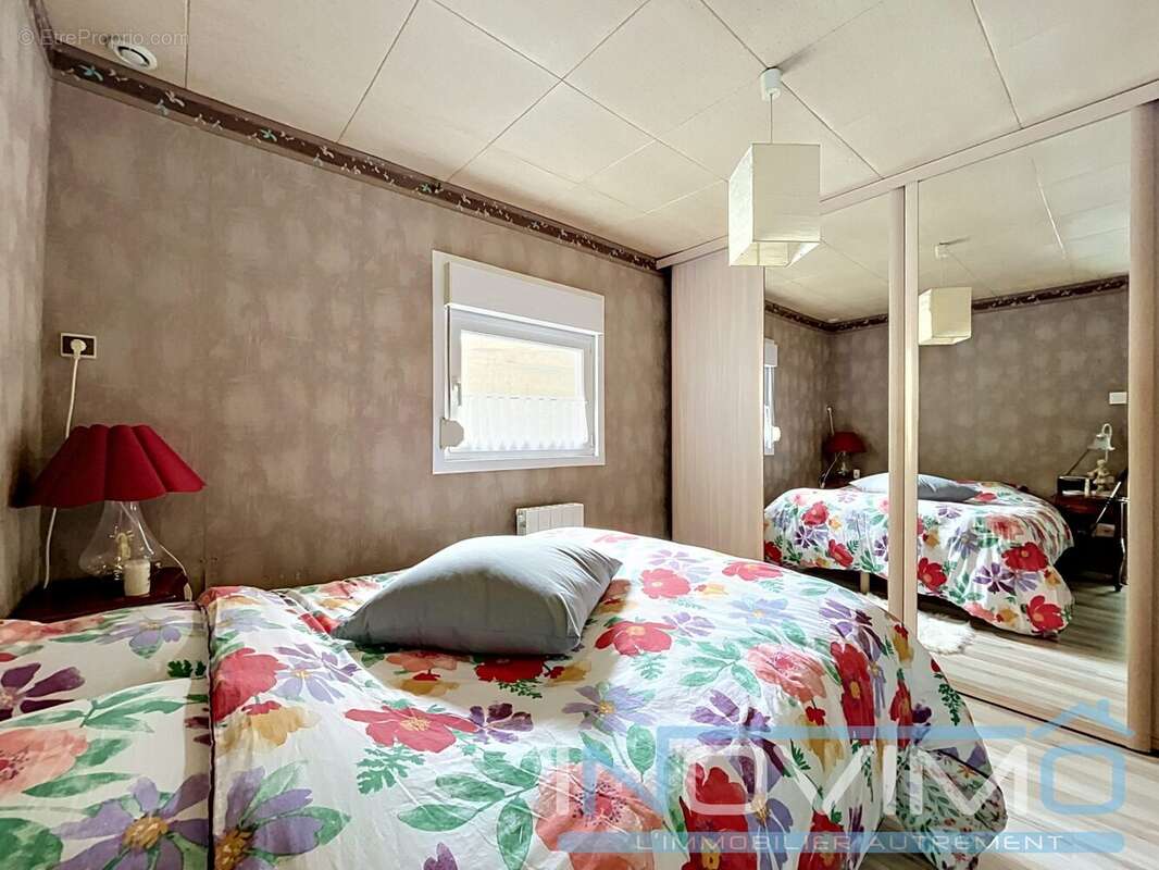 Maison à OYE-PLAGE