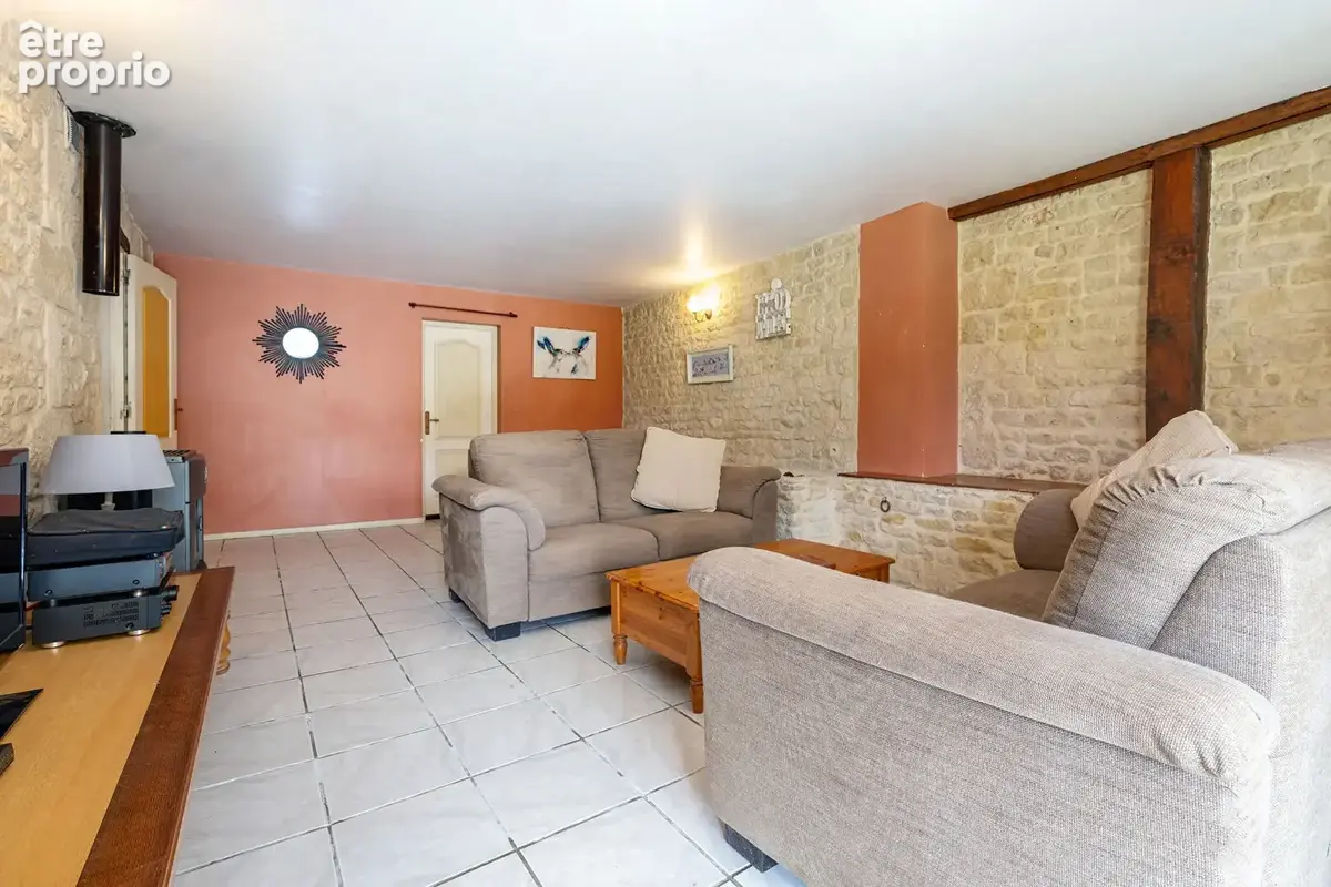 Maison principale et ensemble des biens - excellent potential pour un investisseur -  à 10 minutes d'Aulnay de Saintonge - photo 4