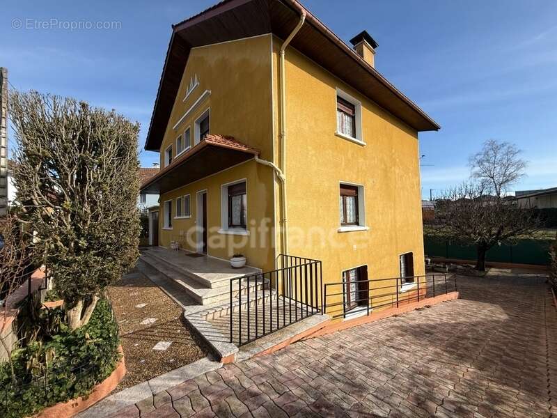 Grande maison de 160 m² avec 2 garages - photo 2