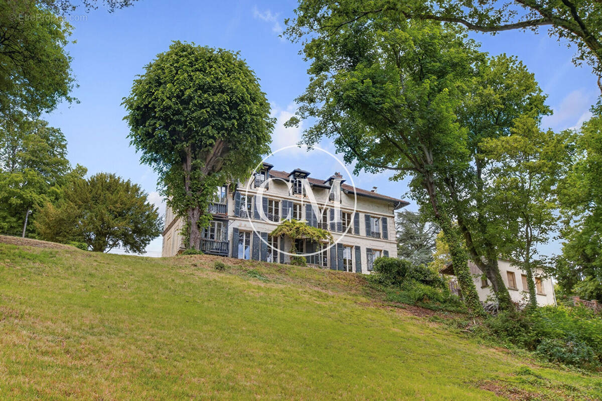 Maison à JOUY-EN-JOSAS