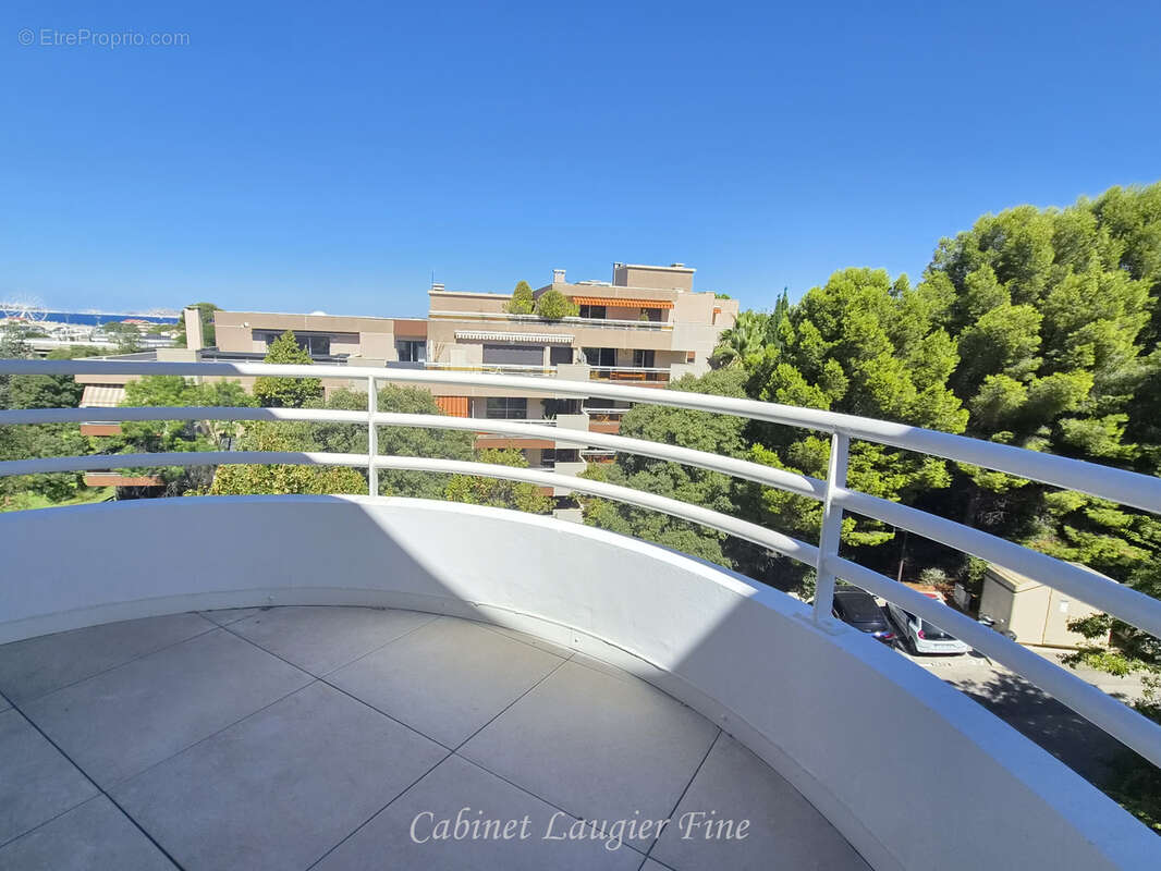 Appartement de Type 3 ** Dernier étage ** Terrasse vue dégagée - photo 10