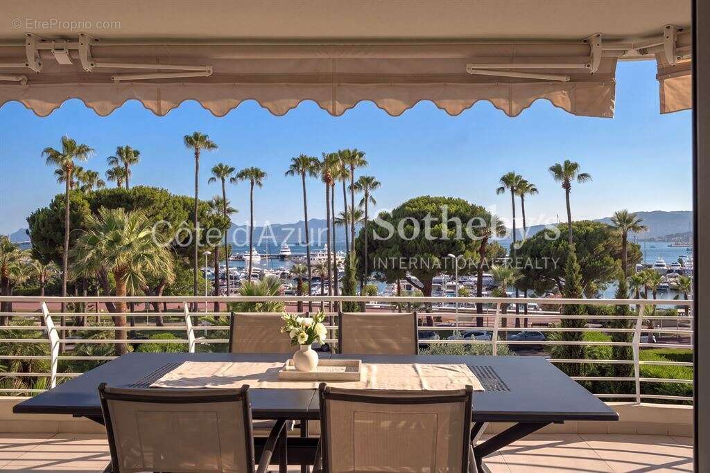 Cannes Croisette, appartement avec terrasse de 55 m², vue mer, garage et chambre de service - photo 2