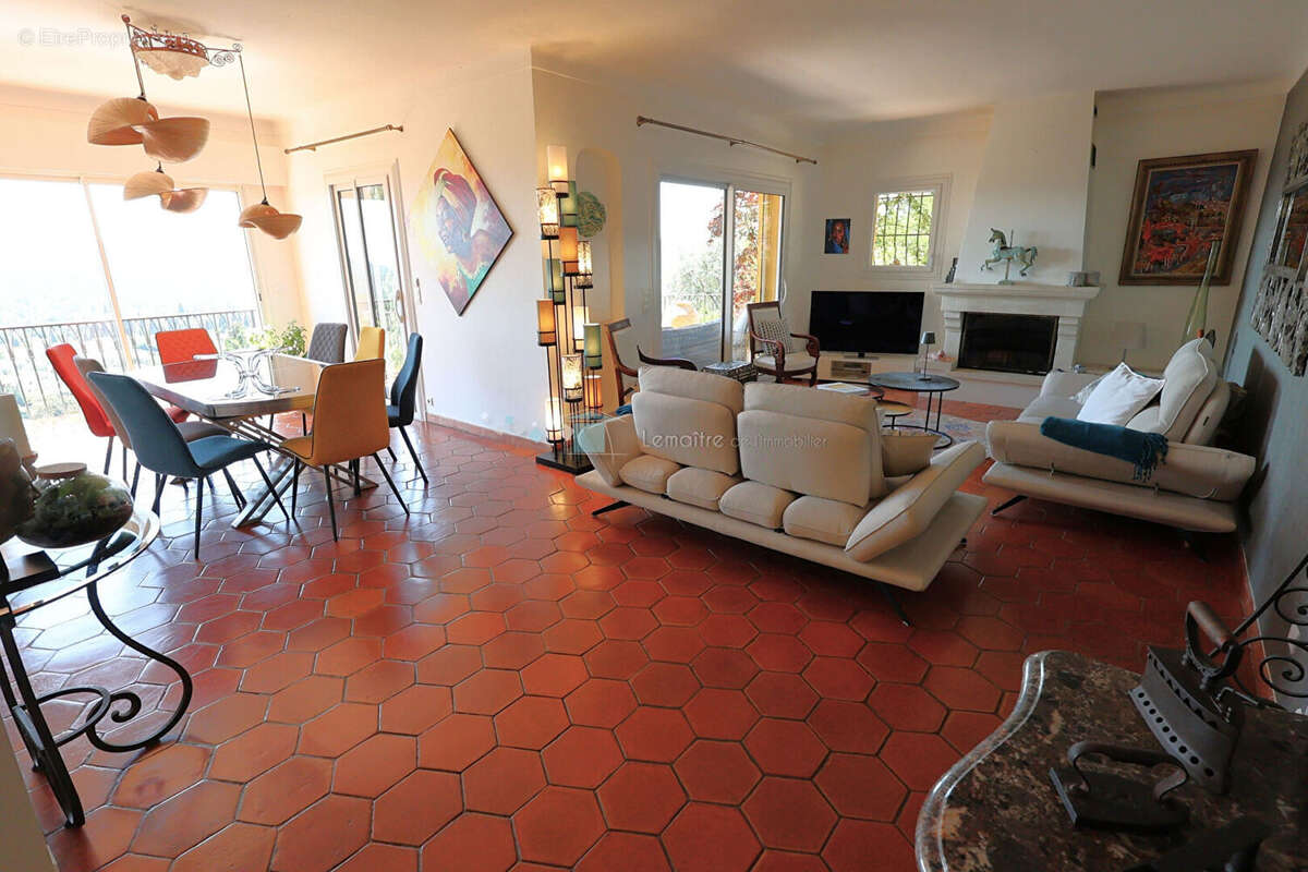 Maison à PEYMEINADE