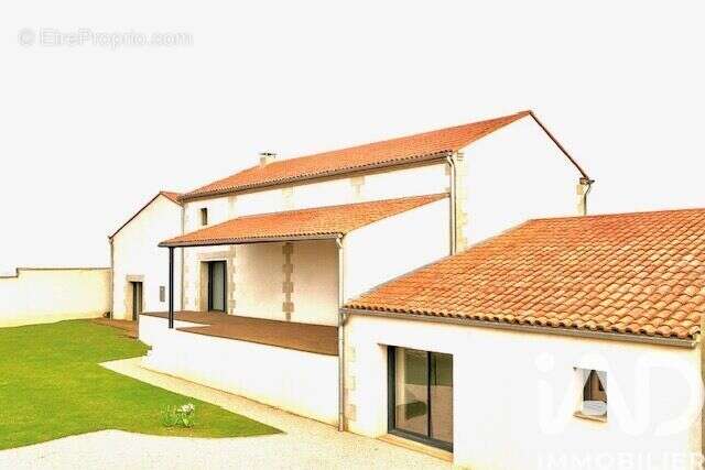 Maison 263 m² à Sainte-Lheurine  - photo 8