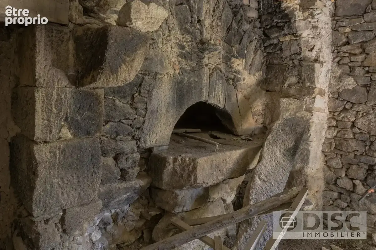 Maison rénovée en partie avec beaucoup de potentiel. - photo 10