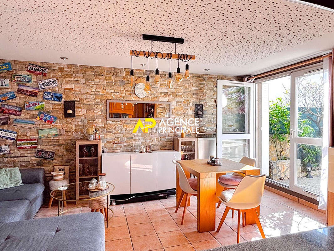 Appartement à SARTROUVILLE