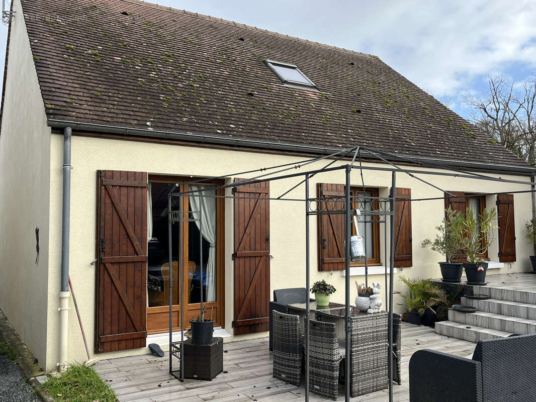 Maison à LA CHAPELLE-LA-REINE