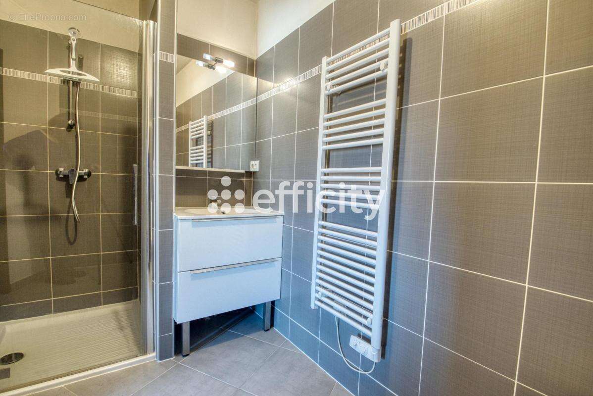 Appartement à SIX-FOURS-LES-PLAGES