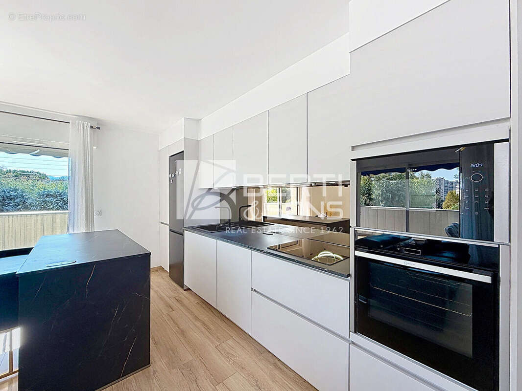 Appartement à MANDELIEU-LA-NAPOULE