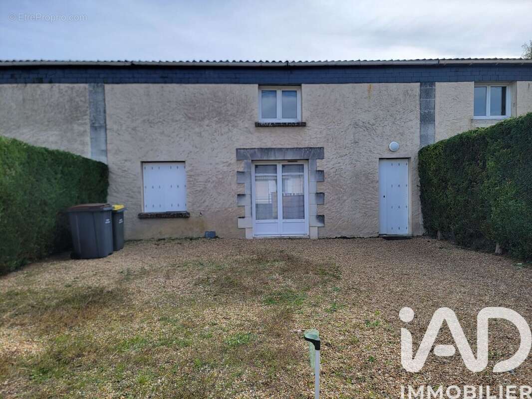 Photo 3 - Appartement à LE PUY-NOTRE-DAME