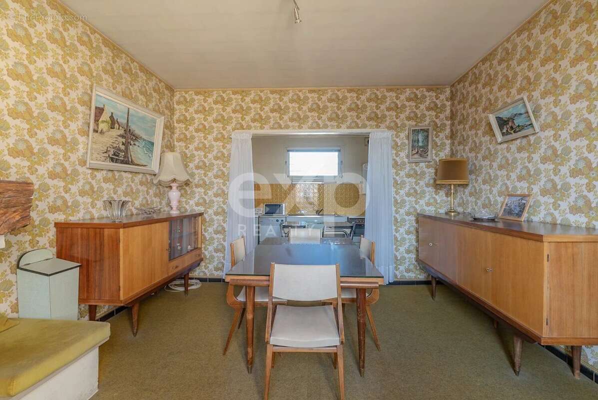 Appartement à SALLES