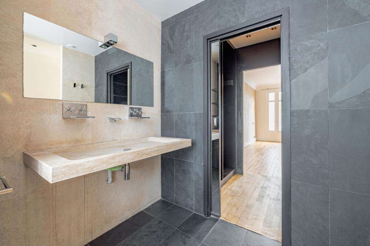 Appartement à PARIS-4E