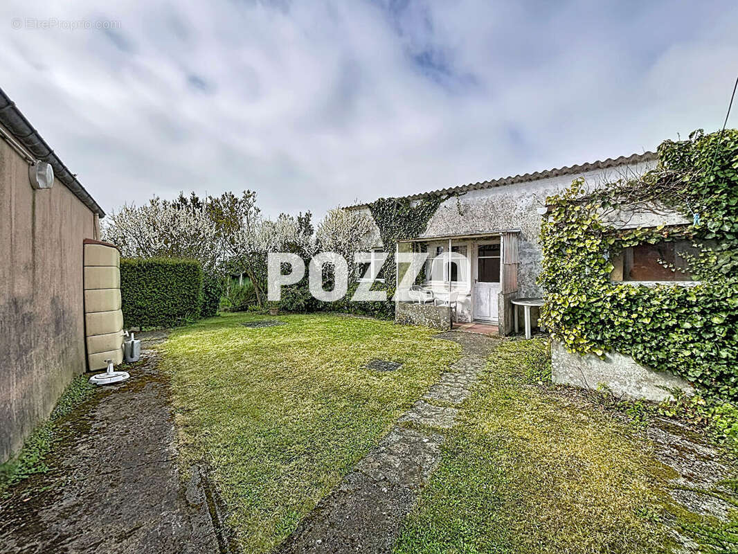 Agon Coutainville maison de type F3 de plain pied avec beau terrain constructible à détacher de 450 m² environ, logement indépen - photo 10