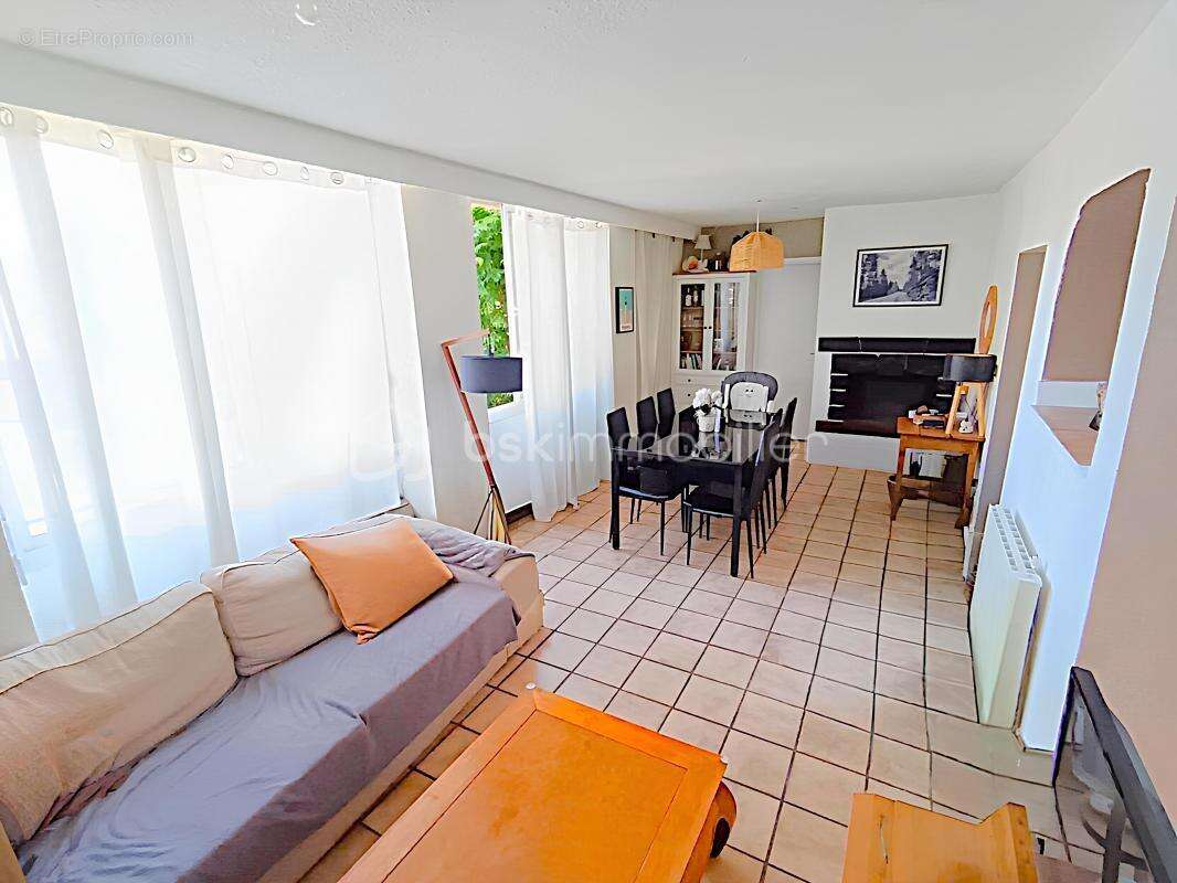 Appartement à LA VALETTE-DU-VAR