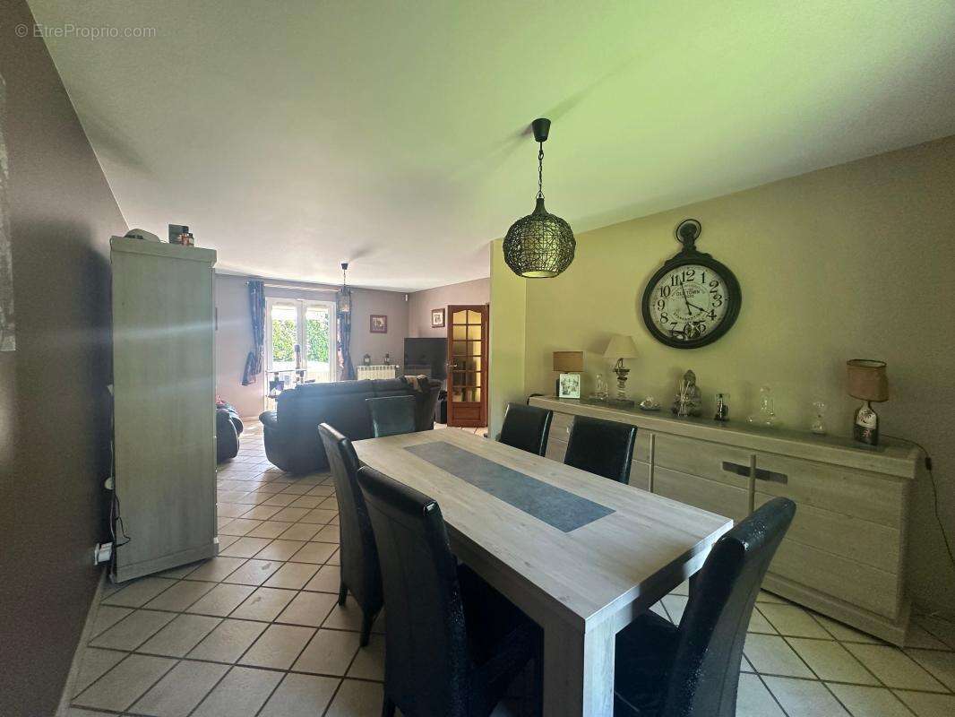 Maison à SAINTE-GENEVIEVE