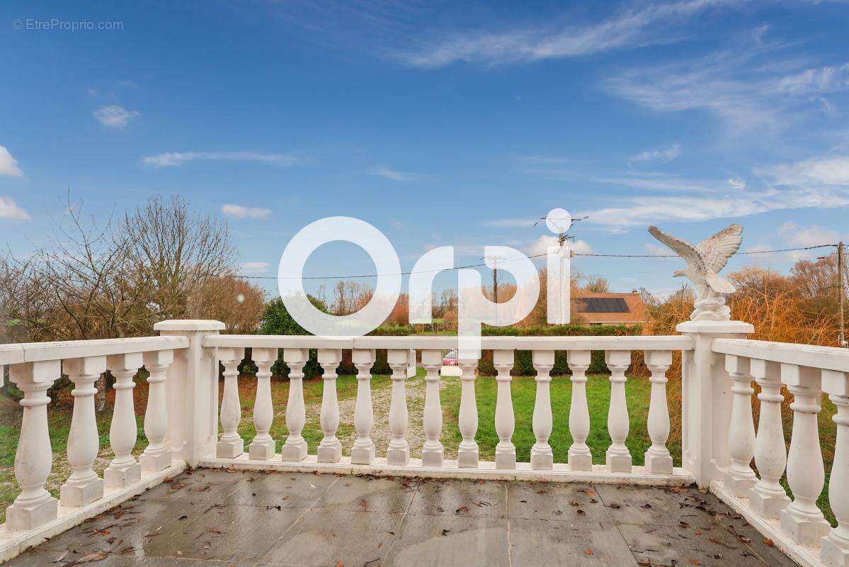 Maison à BUYSSCHEURE