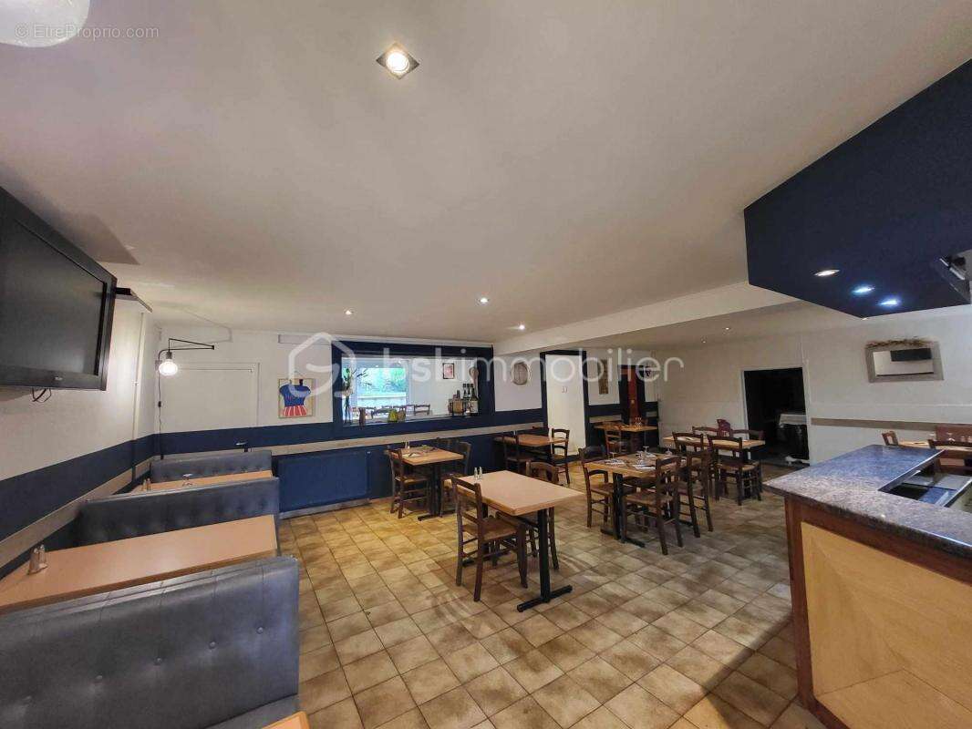 Commerce à LABRUGUIERE