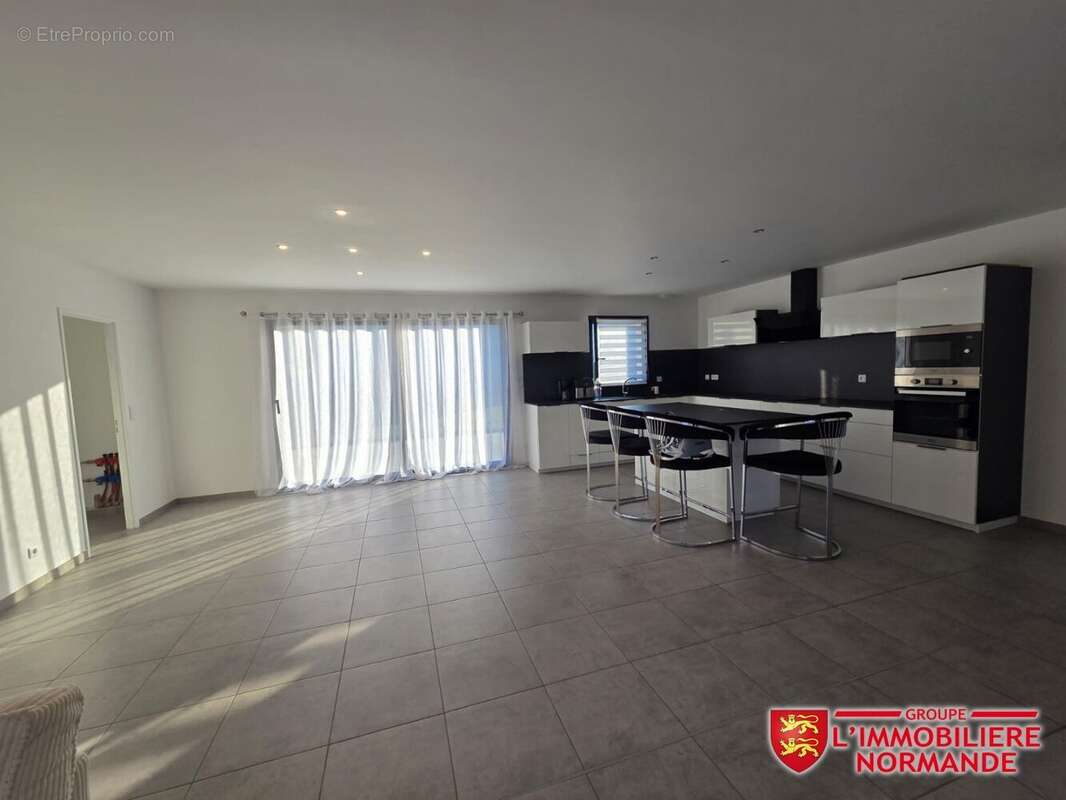 Maison à VAL-DE-REUIL