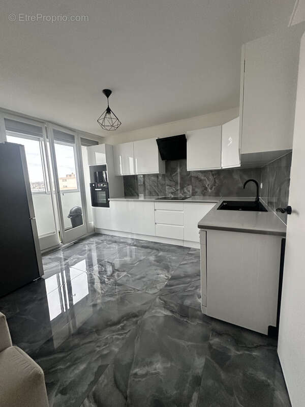 Appartement à SAINT-ETIENNE