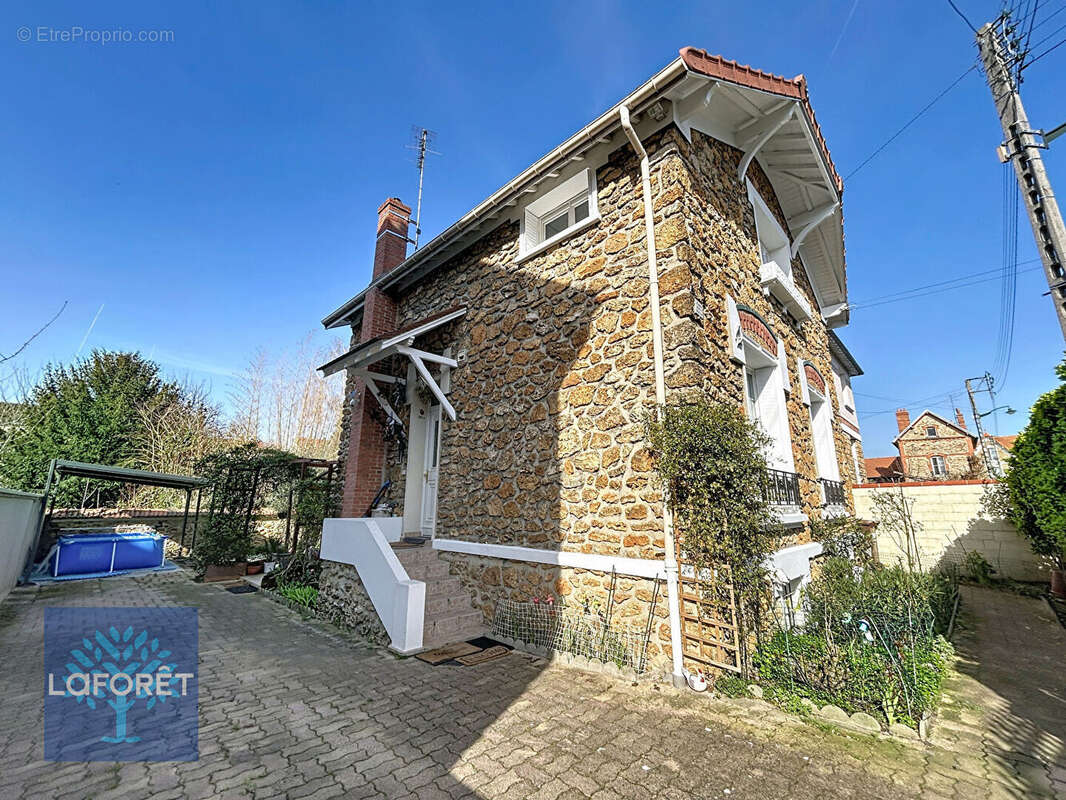 Maison à CORBEIL-ESSONNES