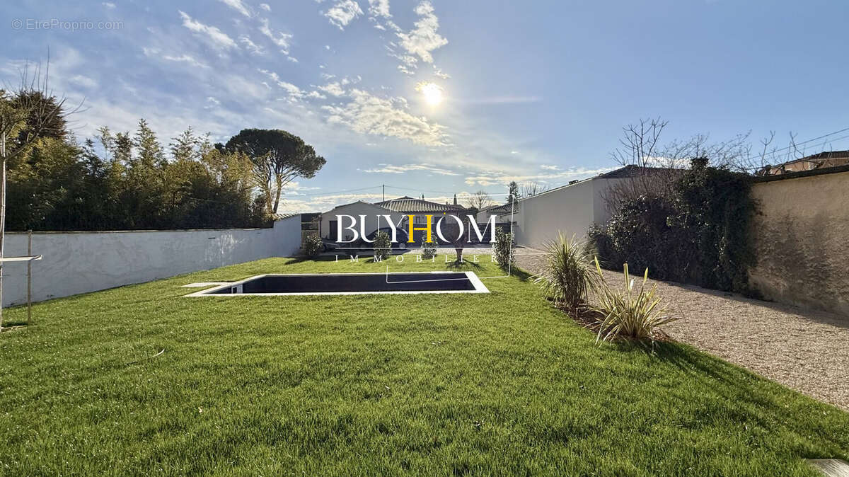 Maison à L'ISLE-SUR-LA-SORGUE