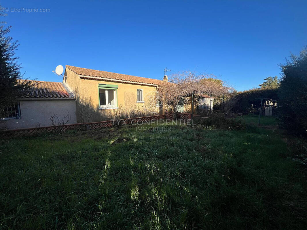 Maison à EYRAGUES