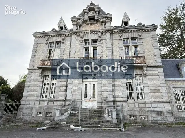 Propriété à réhabiliter entièrement, terrain. - photo 2