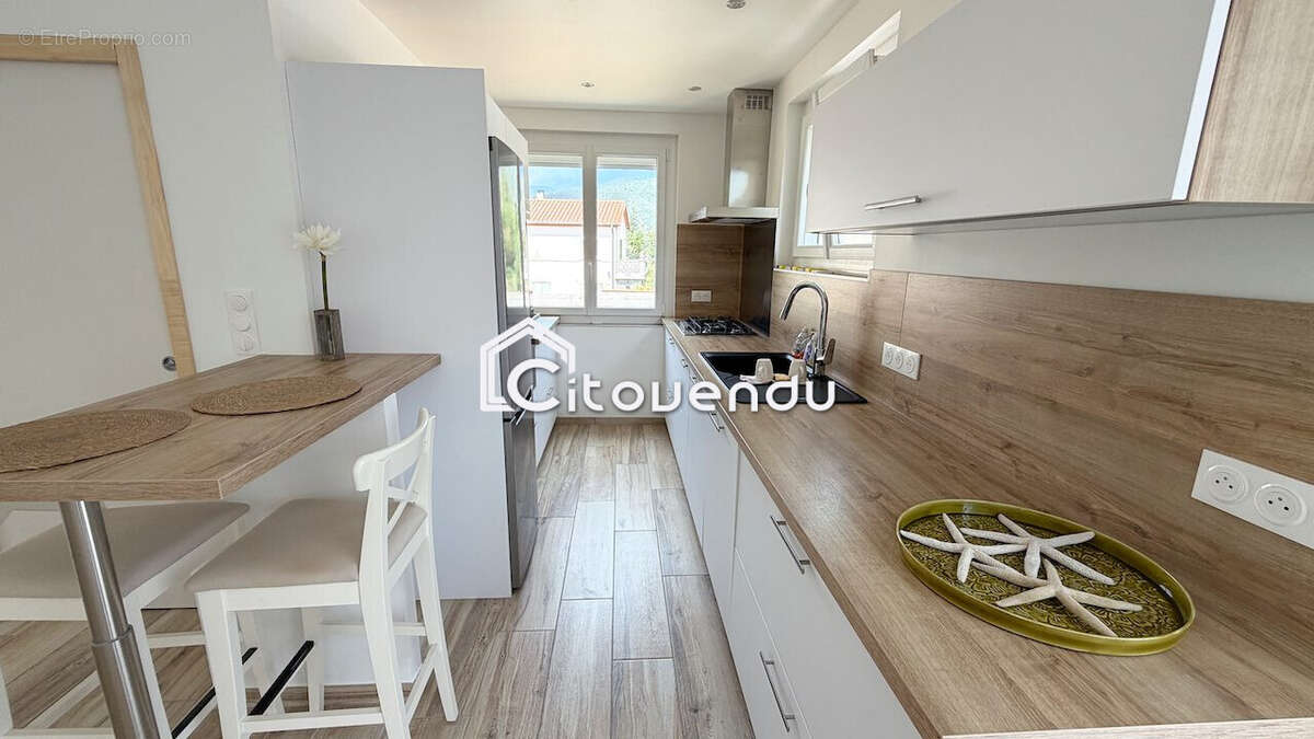 Maison 91 m² à Reynes  - photo 3