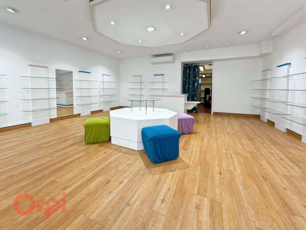 Bien Commercial À Vendre - photo 2