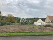 Terrain à SAINT-VAAST-DE-LONGMONT