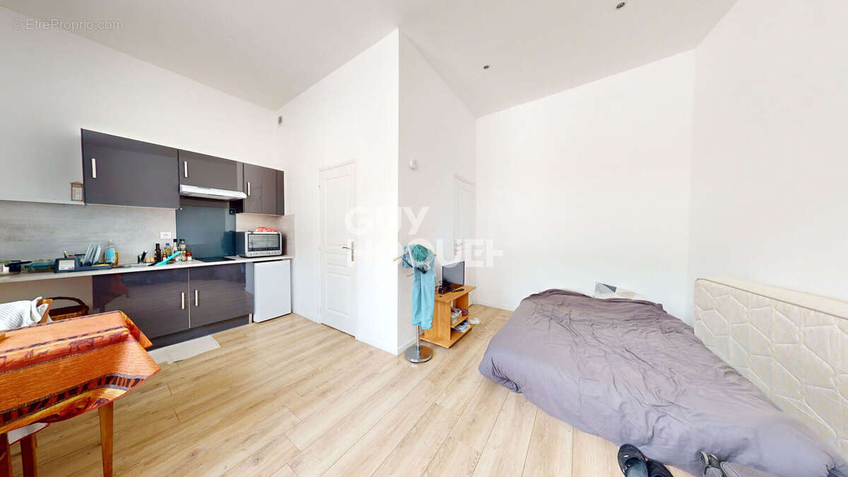 Appartement à LUYNES