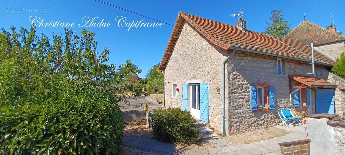 Maison à CHAROLLES