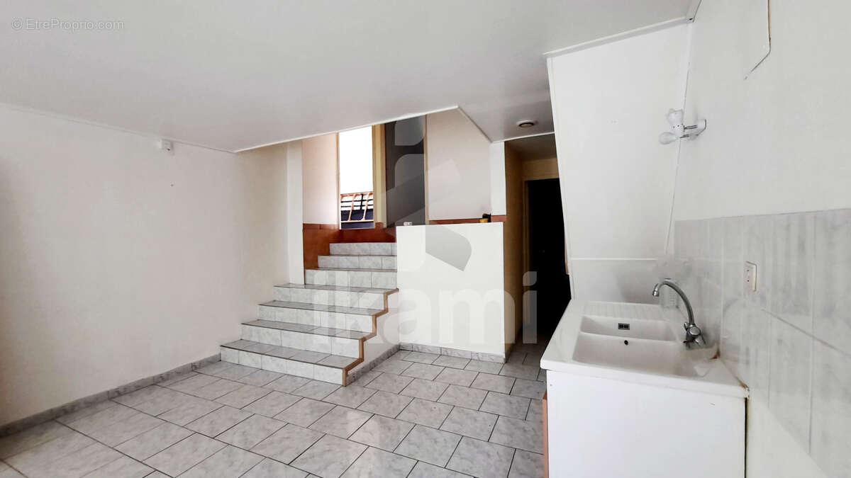 Appartement à COURSON-LES-CARRIERES