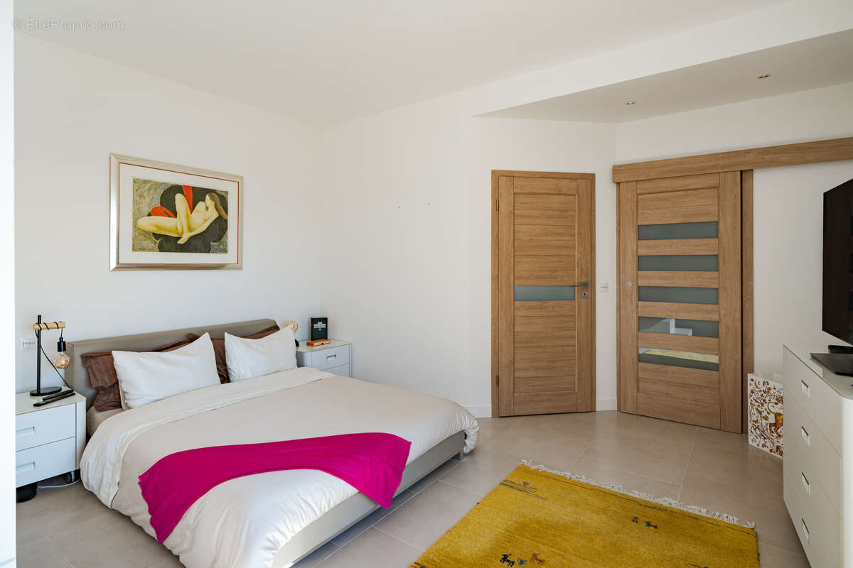 Maison à MANDELIEU-LA-NAPOULE