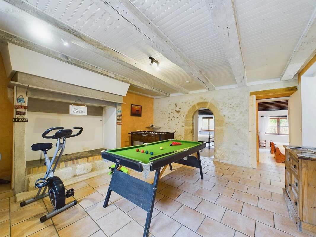 Maison à LES ESSARDS