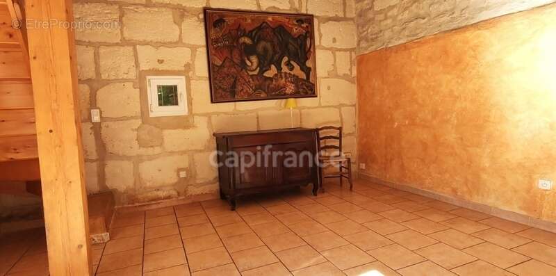 Maison à FONTVIEILLE