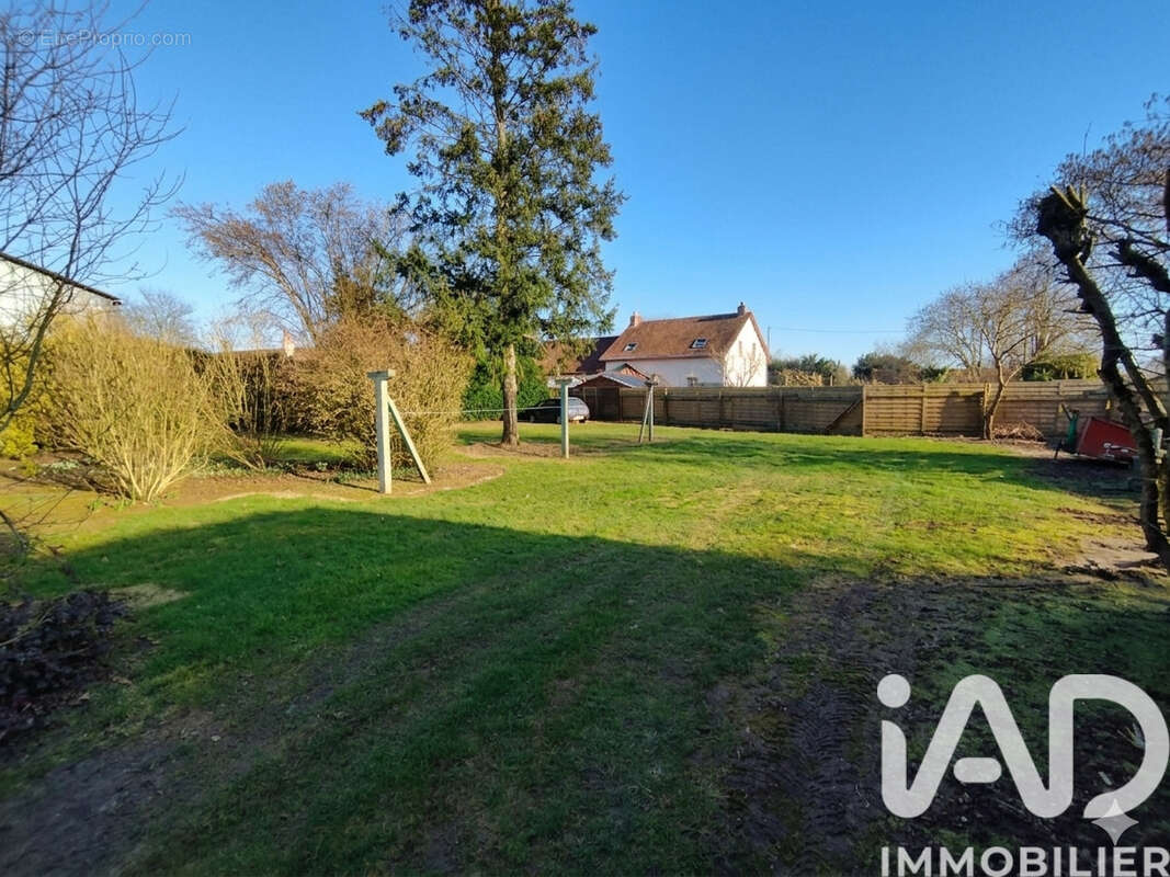 Maison 111 m² à Saint-Firmin-Des-Pres  - photo 3