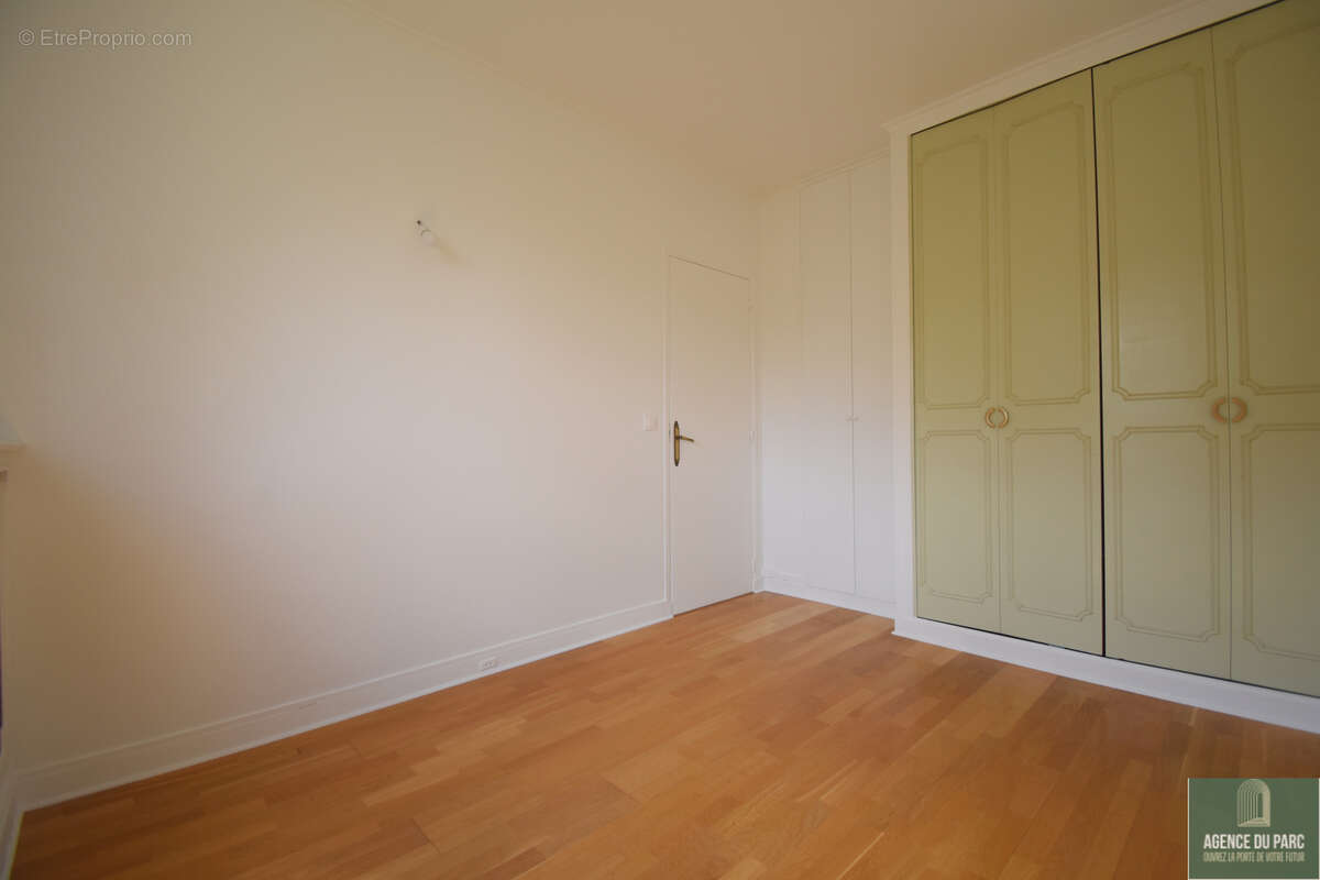 Appartement à VILLE-D'AVRAY