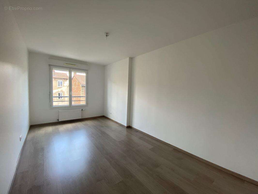 Appartement à SAINT-LAURENT-SUR-SAONE